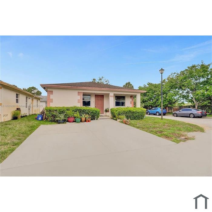 2221 NW 24th Ct
